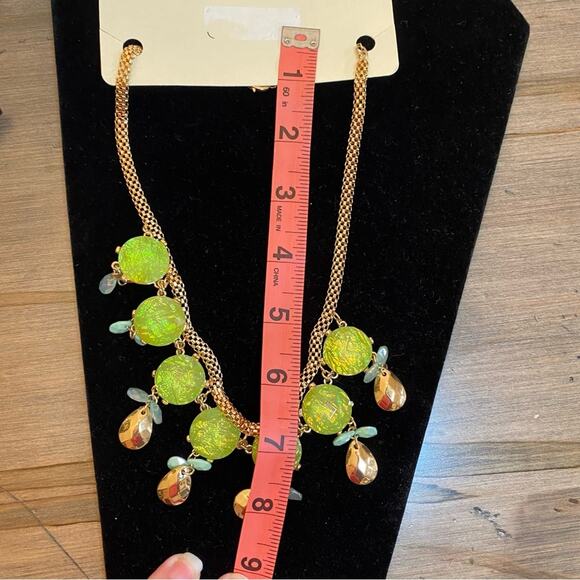 CATO STATEMENT NECKLACE NWT GREEN & GOLD Iridescent bauble bubble - Picture 2 of 5